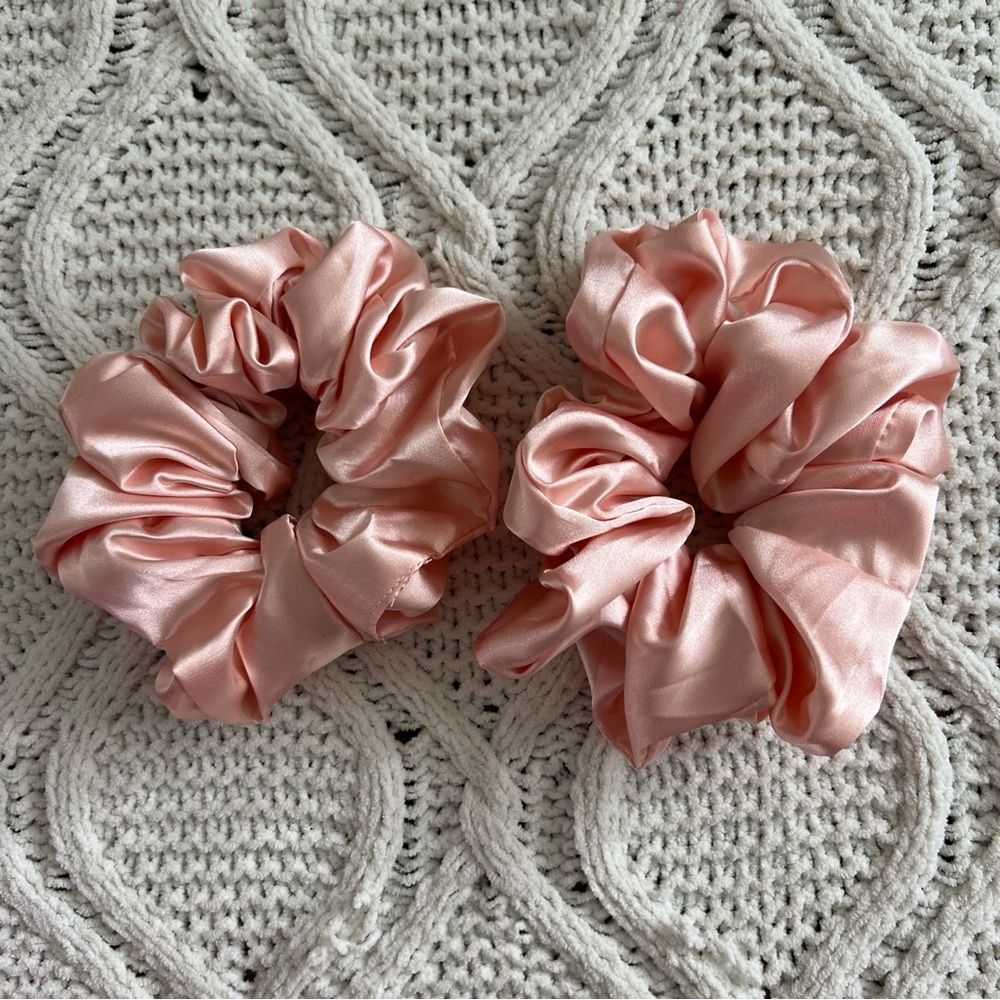 Set Of 2 Handmade Satin Hair Scrunchies Peach Color New Whitout Tag